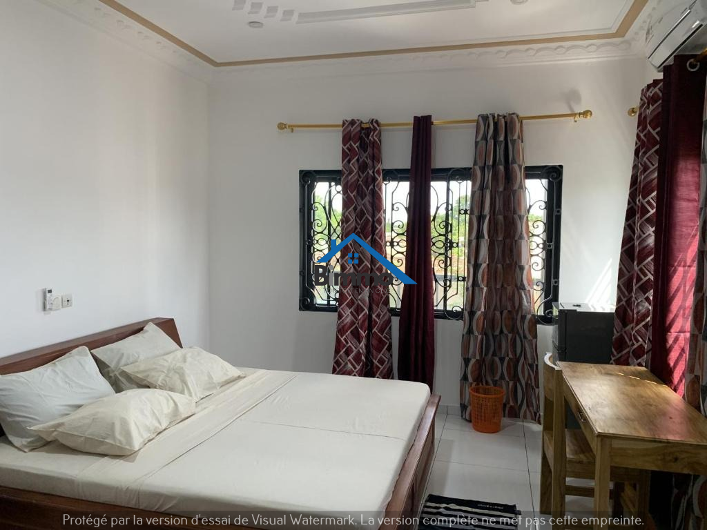 Chambre spacieuse avec balcon - Admirez la ville depuis votre refuge