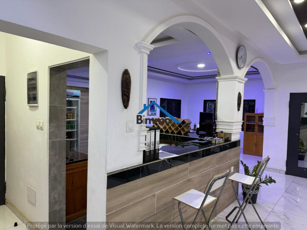 Suite Grand Espace avec Terrasse – Votre panorama privé sur tout Ouidah